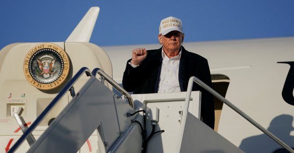 Бывшие президенты вернули львов и лошадей, как Трамп получит самолет?