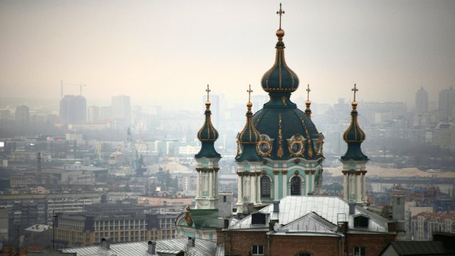 13 человек погибли в самых больших воздушных атаках России против Украины с начала войны*