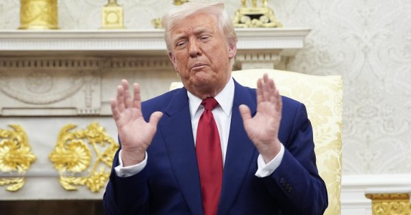 Трамп подаст в суд на «Нью -Йорк Таймс» за «незаконное поведение»