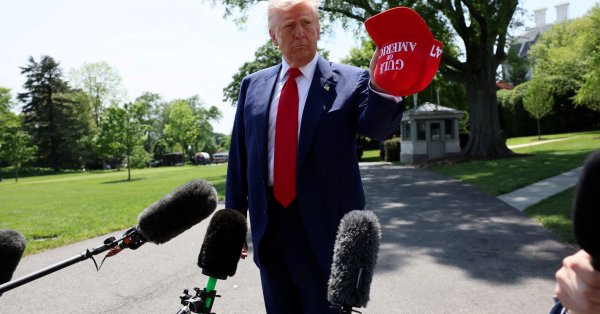 Трамп правит как любительский потенциальный диктатор