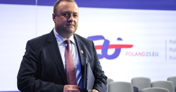 Поверните: Иван Иванов снял свое предложение Диана Русиновой, чтобы возглавить RIA