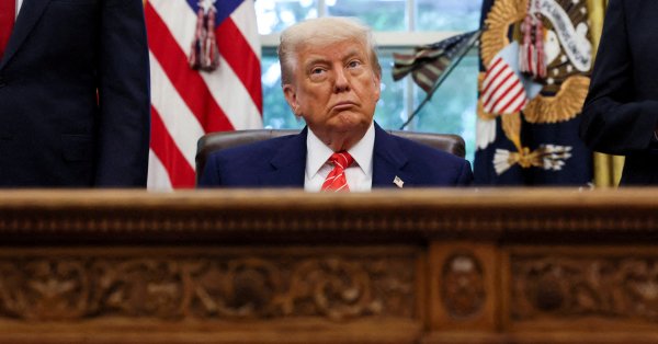 Почему Дональд Трамп сократил ФБР?