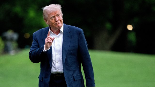 Дональд Трамп отложил обязанности против ЕС до 9 июля