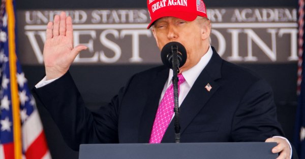Трамп критикует политику США в отношении разнообразия и включения