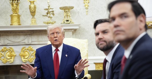 Трамп снова пригрозил взять Гренландию военной силой