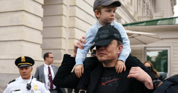 Мандат Маск просочил правительство Трампа
