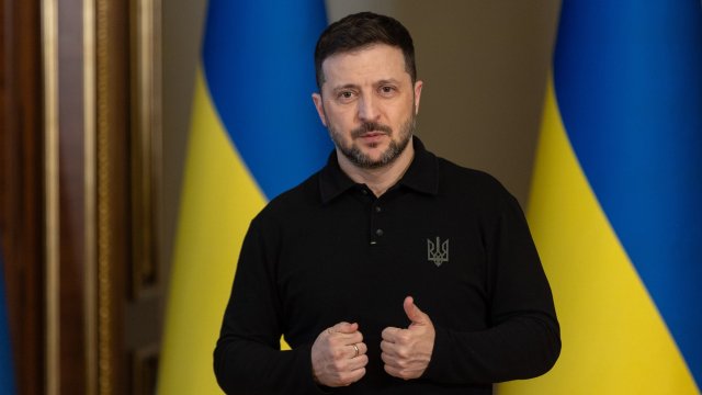 Киев отказался от трехдневного перемирия, не несет ответственности за лидеров парада в Москве