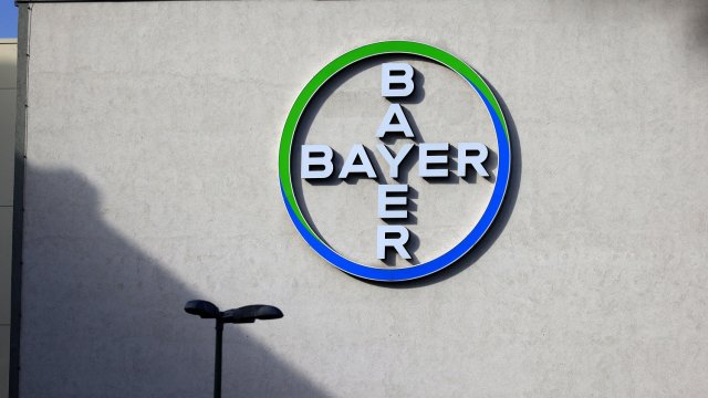Прибыль Bayer превзошла рыночные средства, поддерживаемые новым лекарством от рака