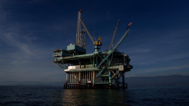 Победители и убытки по ценам на нефть за 60 долларов за баррель