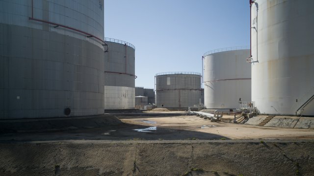 Цены на нефть направляются на второй еженедельный снижение*