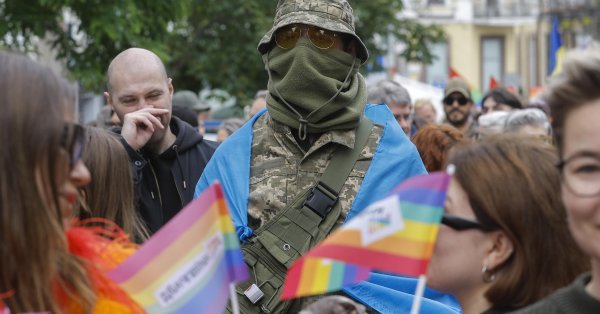 Гордость в Киеве собрала деньги на беспилотников для украинской армии