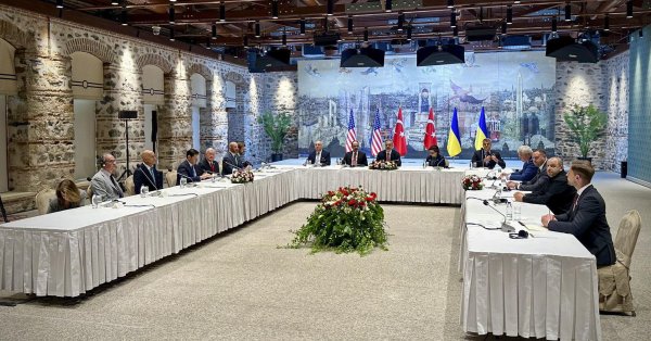 Представители Украины и России встречаются во втором раунде мирных переговоров