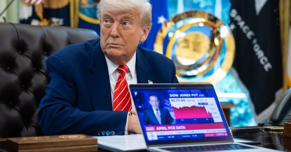 Спор продолжается: Трамп угрожал мускусу "серьезными последствиями"