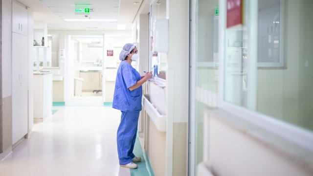 IPE: Увеличение шока в заработной плате против нехватки медсестер в Болгарии