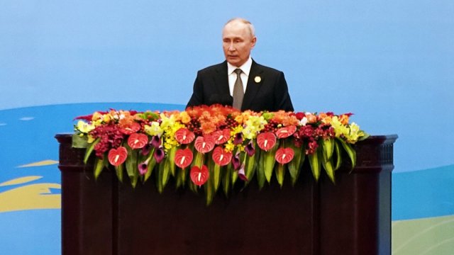 Владимир Путин: Мы люди с украинцами, все Украина - это наша