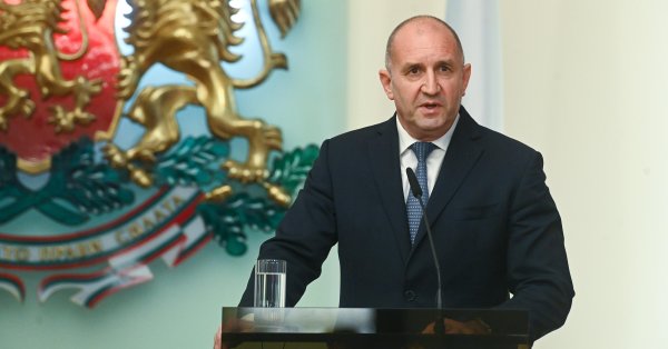 Президент прибыл в посещение Казахстана