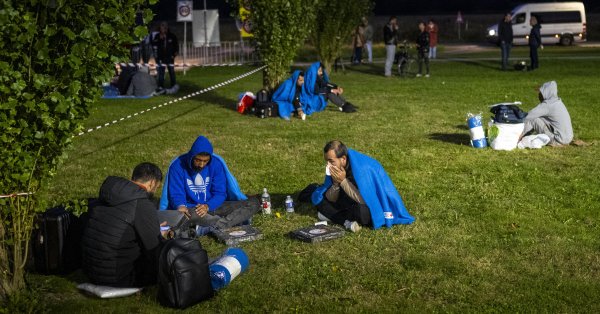 Нидерланды проверяют автомобили мигрантов вдоль границы с Германией