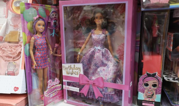 Ай Барби? Mattel играет с игрушками ИИ и социальными навыками детей