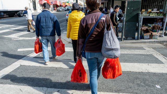 Мировая экономика находится перед «ключевым моментом», банк предупредил о международных платежах