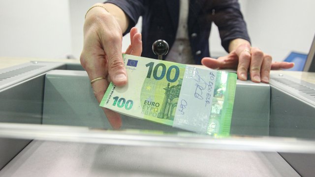 Банки принимают деньги без сборов до 1 января 2026 года