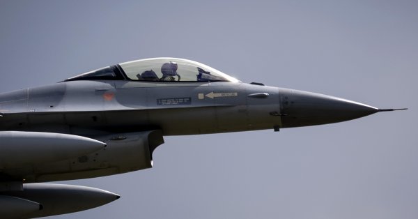 На 1 евро: Нидерланды переводит 18 бойцов Румынии F-16