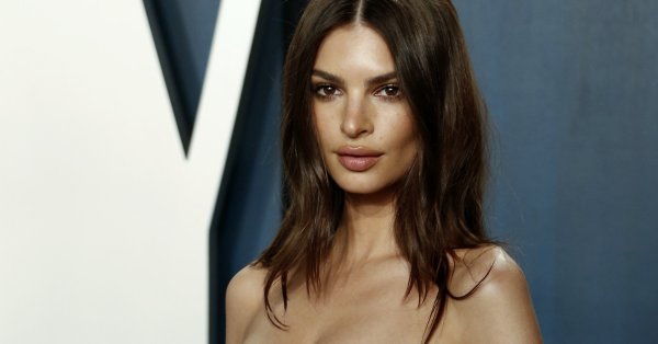 Эмили Ратайковски отказалась от секса и стала более креативным