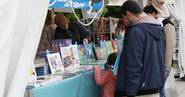 София читает больше, чем сельская местность, но не достигает денег на театр и кино