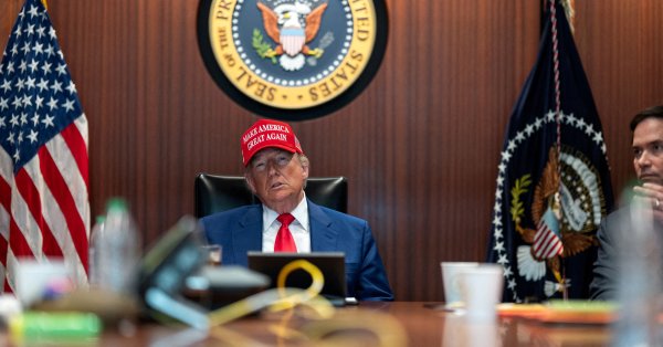 Супер -секретная ситуационная комната, где Трамп решил нанести удар по фотографиям Ирана
