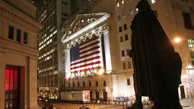 Данные о благодарности и инфляции Oracle поддерживали S & P 500