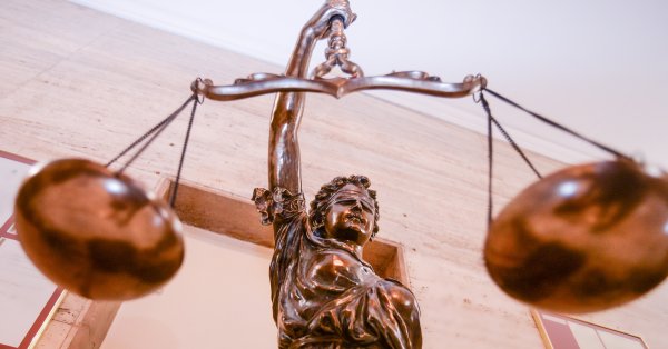 Нотариусы перестали пытаться украсть аппетитную собственность в Сапареве Бане