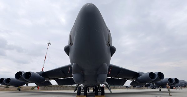 Новая американская ядерная гравитационная бомба B61-13 была доставлена ​​рано