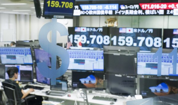 Доллар отмечает свои самые длинные ежемесячные серии убытков с 2020 года