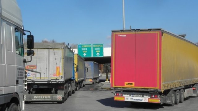 Производство бизнес -услуг в Болгарии сокращается в марте