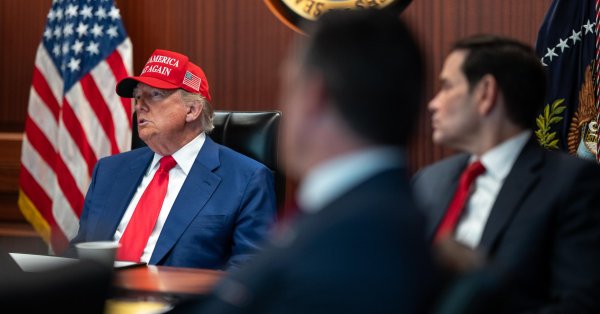 Трамп: пилоты, которые ударили Иран, не могли вернуться