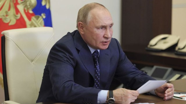 Путин думает, что он много тратит на войну в Украине и сократит расходы