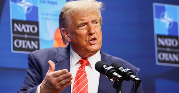 Трамп в сострадательном разговоре с украинским журналистом, чей муж - солдатское видео