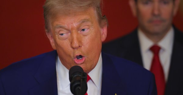 Рейтинг Трампа снова обрушивается