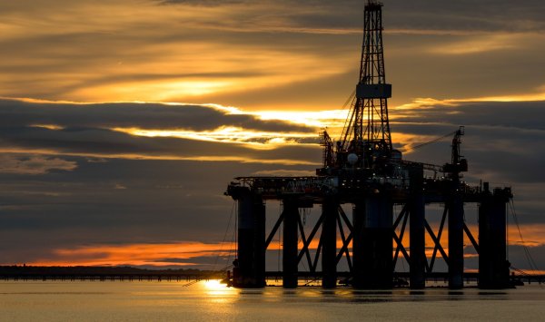 Трамп и ОПЕК захотят свергнуть цену нефти, чтобы сжать Россию
