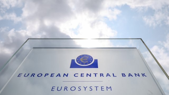 Представители ЕЦБ уже обсуждают риск слишком большого ослабления инфляции
