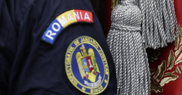 Украинско-риманская пара попыталась войти в Румынию со спрятанной на 1,4 миллиона долларов на их тела.