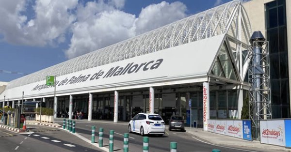В час пика сломана часть крыши в аэропорту Majorca