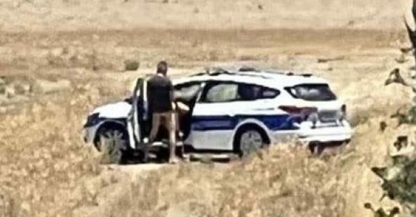 Сняли двух полицейских, чтобы заняться сексом в патрулировании на Кипре видео 18+