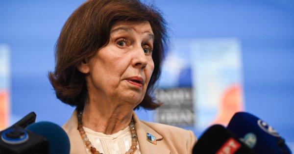 С тех пор, как собрание НАТО Силовски требовало разблокировать расширение ЕС