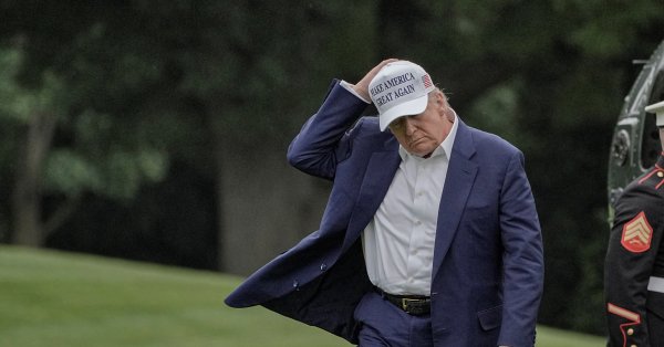 Провокация облака: грозы могут отменить парад 79 -летия Трампа.