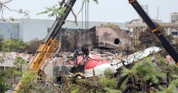 Единственный двигатель самолета Air India был совершенно новым