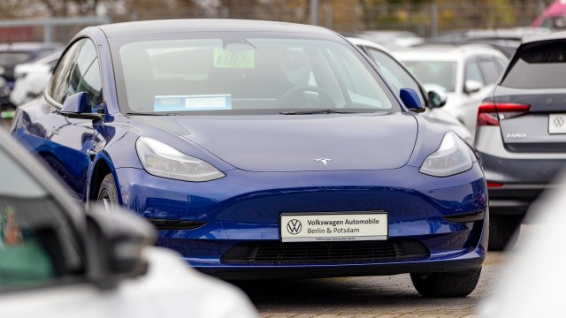 Шведский пенсионный фонд поставлен на черный список Tesla и продал все акции компании