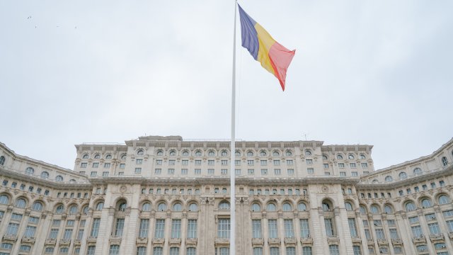 Румыния направляется к широкой правящей коалиции после нескольких месяцев шока
