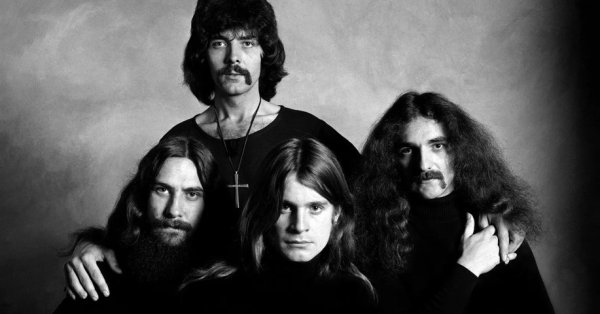 Показать первый звукозаписывающий аппарат Black Sabbath