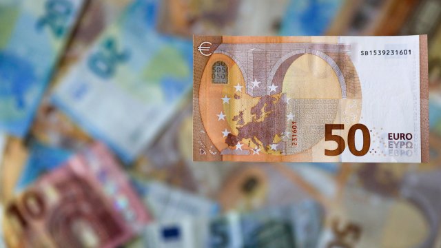 Деннис Шен: Евро поможет Болгарию догнать стандарт ЕС