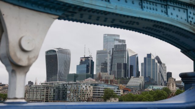 Геополитическая неопределенность не остановит инвестиции в офисы и склады в долгосрочной перспективе